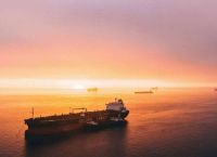 Τραμπ κλείνει τον κλοιό στο Ιράν – Ο ναυτικός αποκλεισμός αναγκάζει τον Κόλπο να χτίσει δική του άμυνα