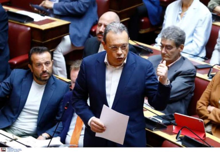 ΣΥΡΙΖΑ: Στον αέρα η Κοινοβουλευτική Ομάδα – Παραιτήσεις, αβεβαιότητα και το βλέμμα στον Τσίπρα