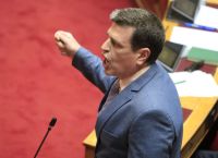 Κόντρα στη Βουλή για το νομοσχέδιο της μισθολογικής ισότητας: Πυρά Καιρίδη σε ΠΑΣΟΚ και ΣΥΡΙΖΑ