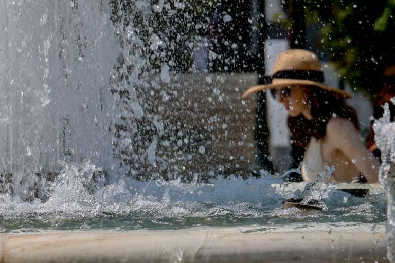 Έκτακτη εγκύκλιος από το υπουργείο Υγείας για τον καύσωνα, αναλυτικές οδηγίες