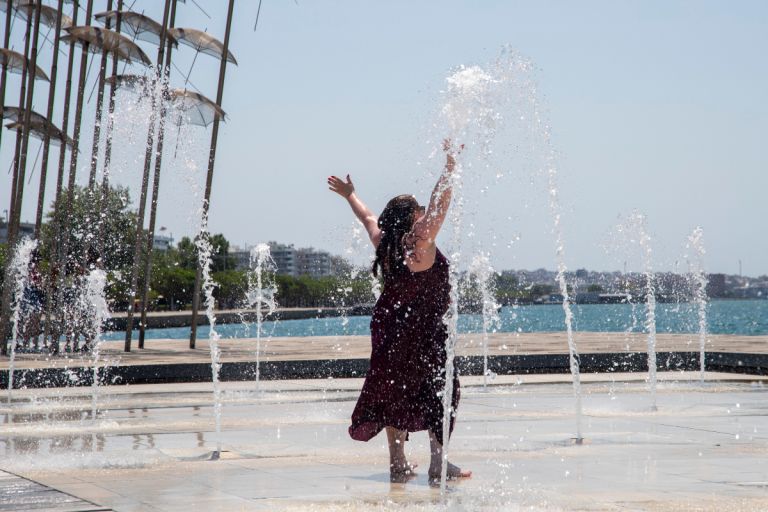 Επικίνδυνο «κοκτέιλ» καύσωνα και αφρικανικής σκόνης – Ποιες περιοχές θα επηρεαστούν περισσότερο