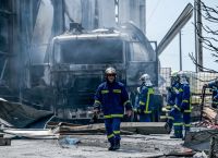 «Σωθήκαμε από θαύμα»: Συγκλονίζει τραυματίας της έκρηξης του εργοστασίου στην Κόρινθο [vid]