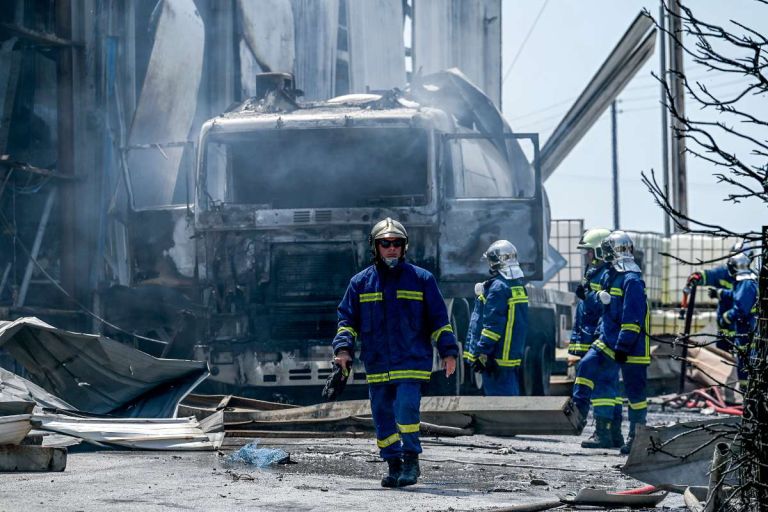 «Σωθήκαμε από θαύμα»: Συγκλονίζει τραυματίας της έκρηξης του εργοστασίου στην Κόρινθο [vid]