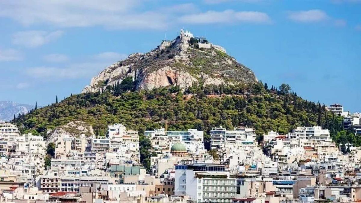 Κλείνουν Λυκαβηττός και λόφος Φινοπούλου λόγω ακραίου κινδύνου πυρκαγιάς