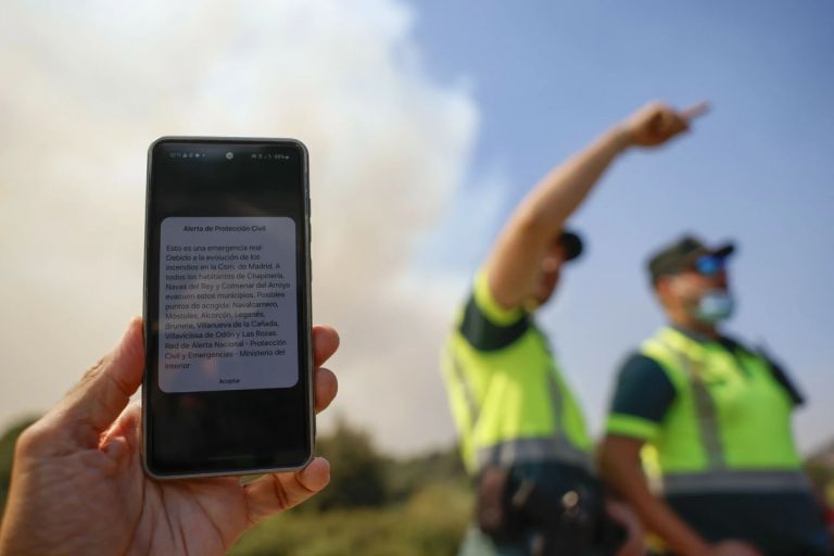 Ισπανία: Εκτός ελέγχου οι φωτιές γύρω από τη Μαδρίτη – Χιλιάδες εκκενώσεις και φόβοι για ενιαίο πύρινο μέτωπο
