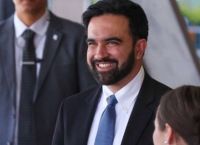 «Είναι εγκληματίας πολέμου»: Ο Μαμντάνι εξετάζει την πιθανότητα σύλληψης του Νετανιάχου