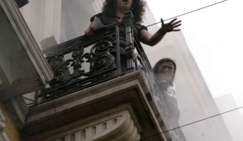 Marfin: Συνελήφθη στη Βρετανία η 46χρονη που κατηγορείται για τον εμπρησμό