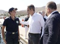 Μητσοτάκης από Λέρο: «Τέλος τα ξέφραγα σύνορα» – Κάλπες το 2027 με σημαία ασφάλεια και Ευρώπη