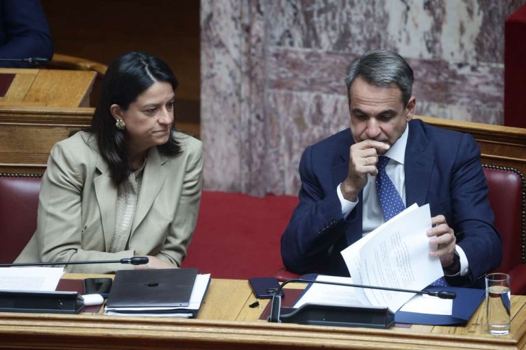 Συντάξεις χηρείας: Ψηφίζονται σήμερα οι νέες ρυθμίσεις – Τι αλλάζει για χιλιάδες δικαιούχους