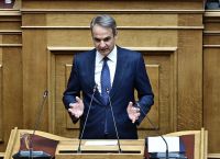 Μητσοτάκης: «Η Ελλάδα χρειάζεται νέο Σύνταγμα» – Μετωπική σύγκρουση στη Βουλή για τις 33 μεγάλες αλλαγές