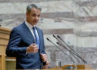 Μητσοτάκης «σφυροκοπά» ΠΑΣΟΚ: «Δειλό παρών» στην Αναθεώρηση – Στοίχημα η Ελλάδα του 2030