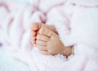 Επίδομα γέννησης έως 3.000 ευρώ από τους δήμους: Νέα οικονομική «ανάσα» για χιλιάδες οικογένειες