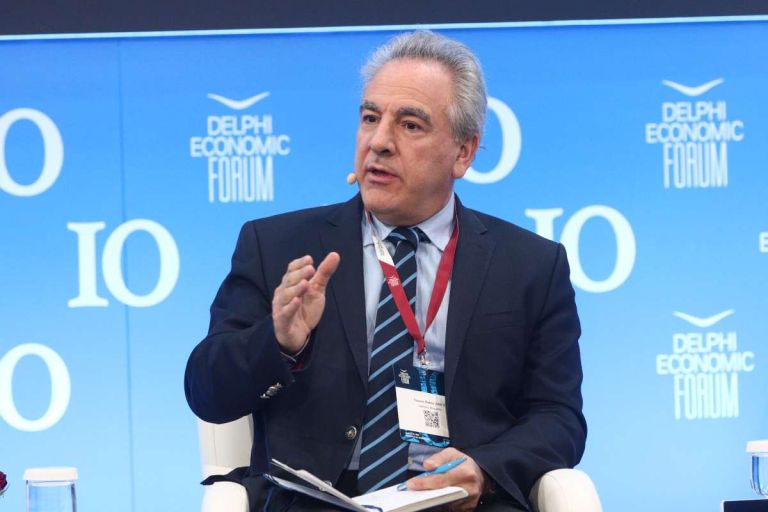 “Υβριδική επίθεση με χρήση AI” λέει η κυβέρνηση για τη φάρσα Ρώσων στον Θάνο Ντόκο