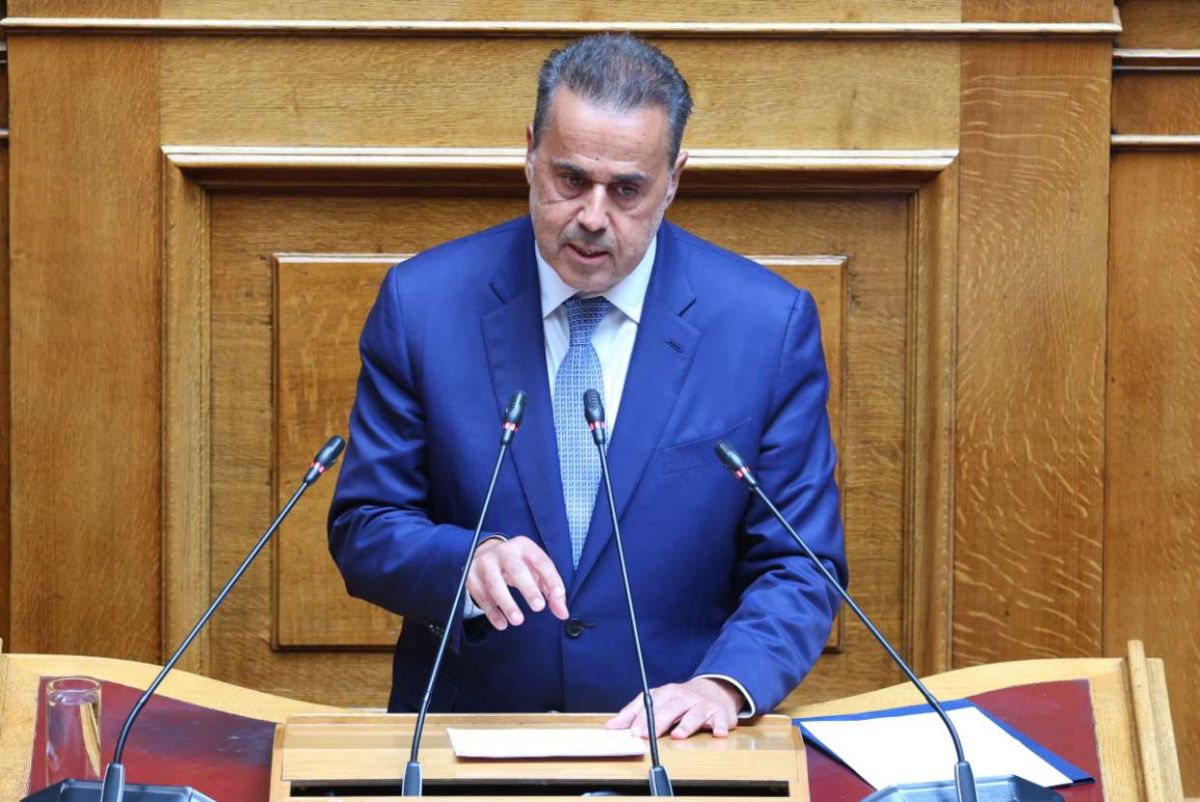 «Το νερό δεν ιδιωτικοποιείται» απαντά η κυβέρνηση – Στη Βουλή η μεγάλη σύγκρουση με το ΠΑΣΟΚ