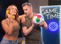 Ο Γιάννης Τσιμιτσέλης στο Allwyn Game Time: Ψάρεμα με Κέιν, Ικαριώτικο με Κουρτουά και σούβλες με Ρονάλντο