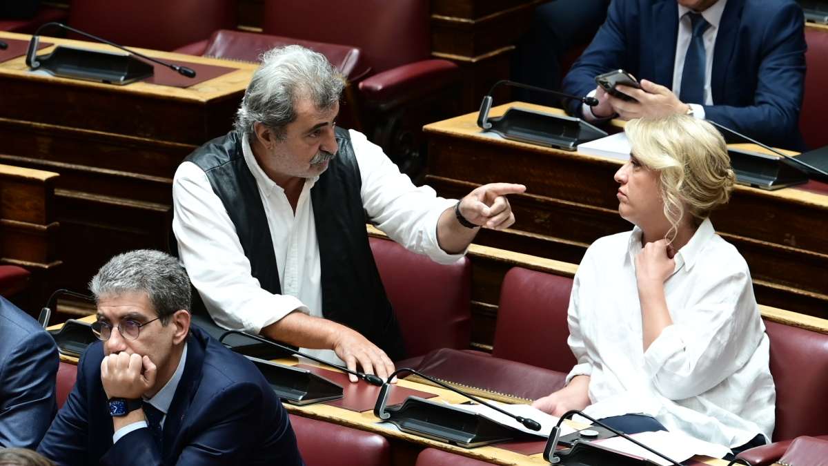 Πολάκης: Ζητάει να «αποσυρθεί οικειοθελώς» η Δούρου από την κούρσα διαδοχής για την ηγεσία του ΣΥΡΙΖΑ