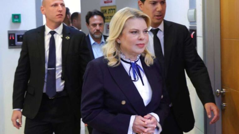 Ισραήλ: Ισόβια κρατική προστασία για τη γυναίκα του Νετανιάχου