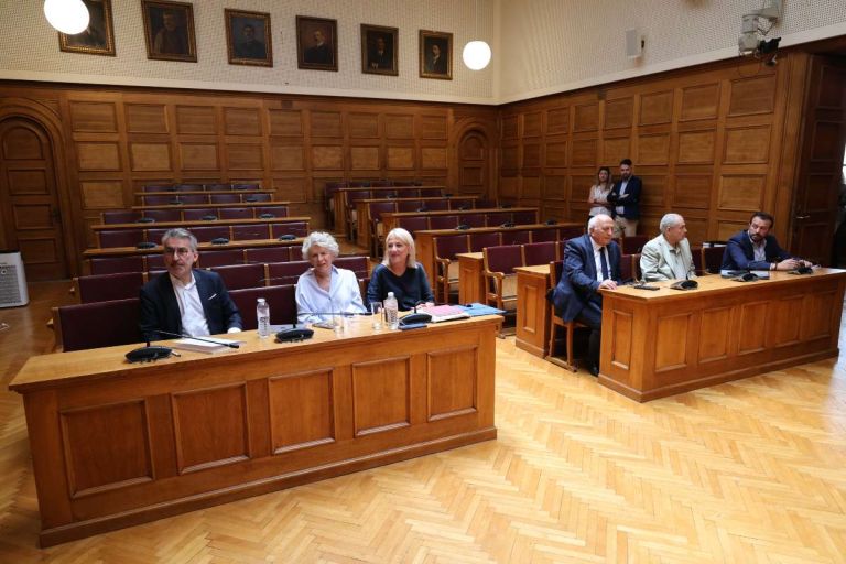 ΣΥΡΙΖΑ: Συνεδριάζει με μόλις 7 βουλευτές η Κοινοβουλευτική Ομάδα – Απών ο Φάμελλος