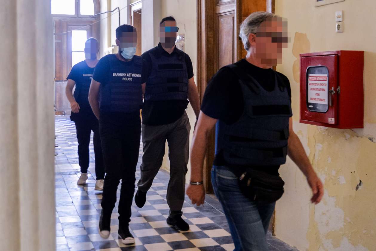 Σε κατ’ οίκον περιορισμό ο 41χρονος για τη δολοφονία της διασώστριας στη Σύρο – Επιμένει στην αυτοάμυνα