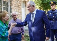52 χρόνια Δημοκρατίας: Το μήνυμα ενότητας από το Προεδρικό Μέγαρο και οι πολιτικές απουσίες που συζητούνται