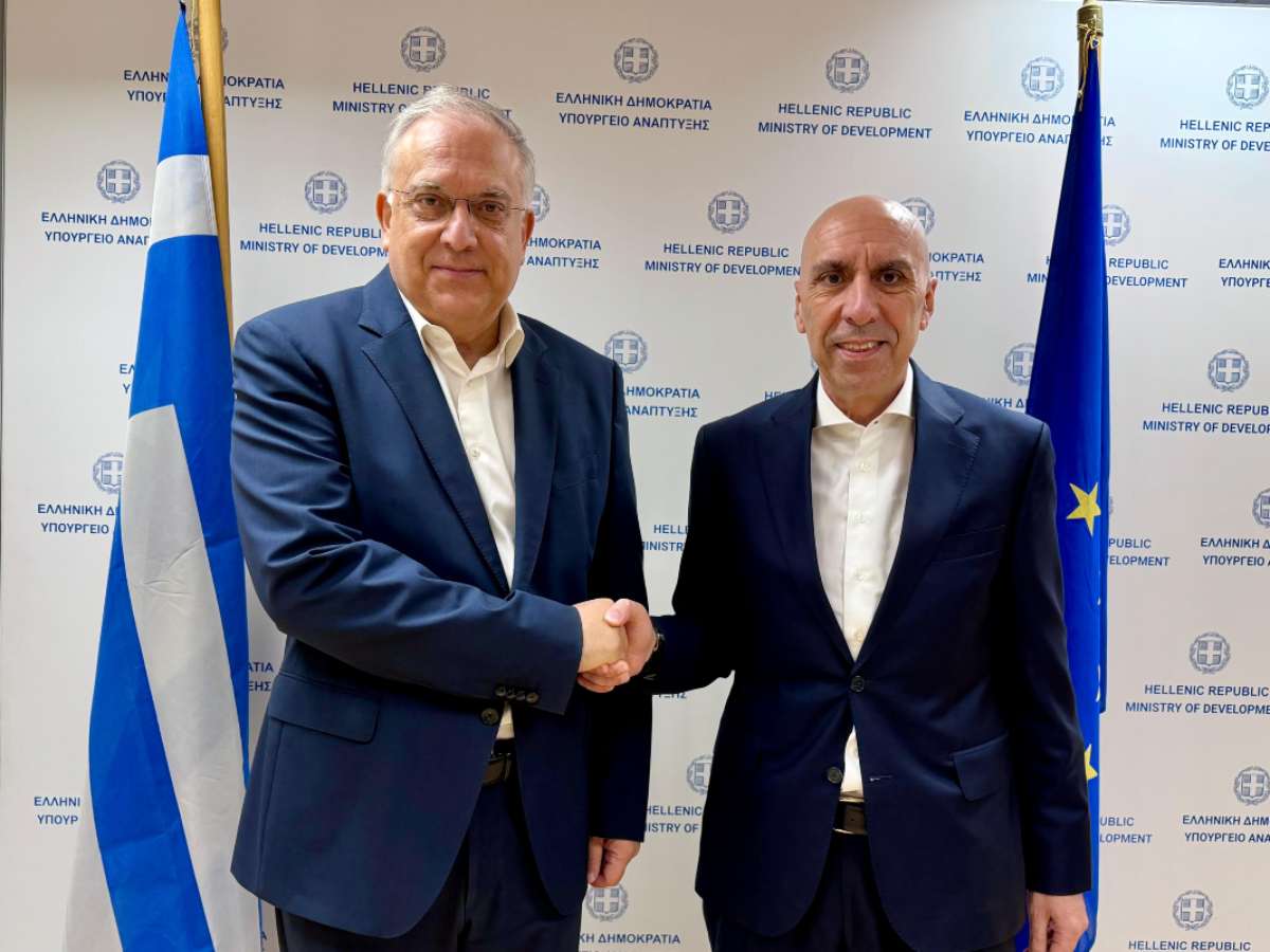 Στο επίκεντρο η «μάχη» για ανάπτυξη: Θεοδωρικάκος Μπρατάκος χαράζουν γραμμή στήριξης επιχειρήσεων νοικοκυριών