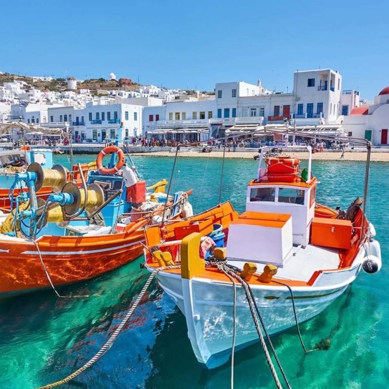 Tourism Boom, Economic Gap: Greece Welcomes More Visitors but Earns Less per Tourist