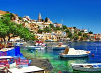 Ρεκόρ χωρίς αντίκρισμα; Ο ελληνικός τουρισμός γεμίζει τα νησιά αλλά όχι την οικονομία [vid]