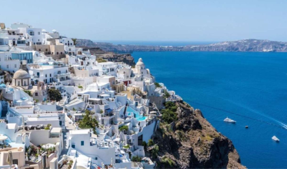 «Φρένο» στην άναρχη τουριστική ανάπτυξη – Νέο χωροταξικό βάζει αυστηρούς κανόνες σε νησιά και ακτές