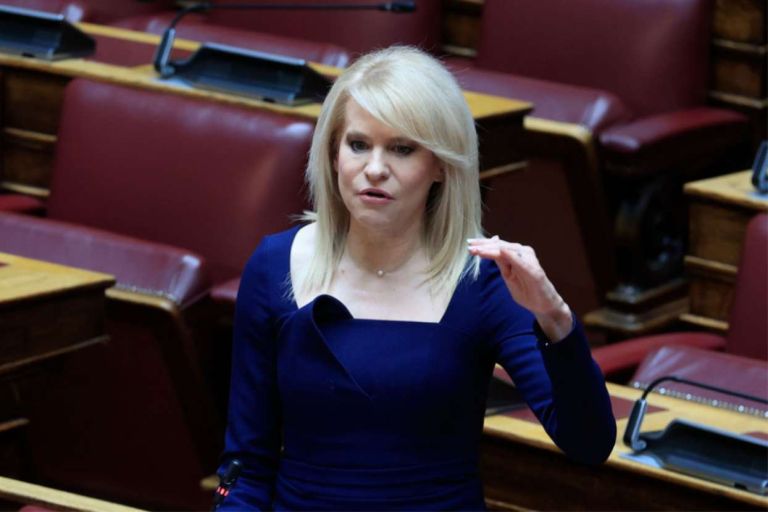 «Ξεπουλάνε την Ακρόπολη;» Σφοδρή επίθεση Τζάκρη για την «ιδιωτικοποίηση» των αρχαιολογικών χώρων