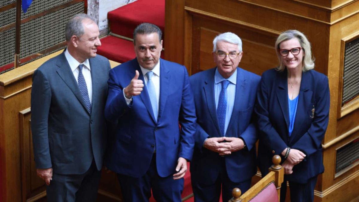 Βουλή: «Πράσινο φως» στη μεταρρύθμιση για το νερό – Σφοδρή σύγκρουση κυβέρνησης και ΠΑΣΟΚ