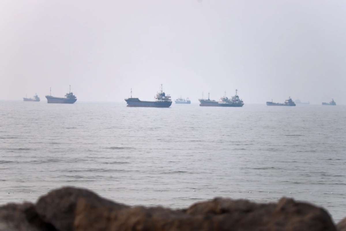 Τραμπ: Οι ΗΠΑ αναλαμβάνουν τα Στενά του Ορμούζ – Επιβάλλει τέλος 20% σε όλα τα διερχόμενα φορτία