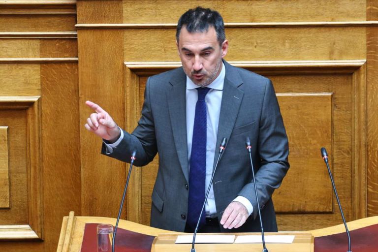 Χαρίτσης: «Μεγαλοπρεπές φιάσκο» τα ιδιωτικά πανεπιστήμια – Σφοδρή επίθεση στην κυβέρνηση