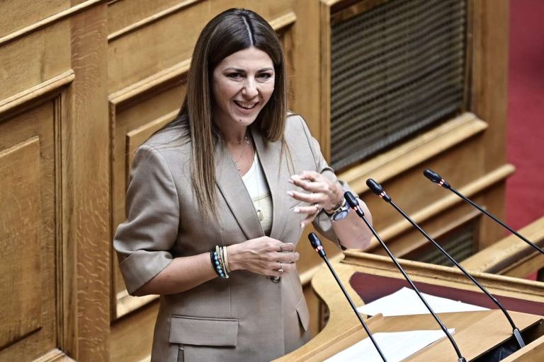 AI στα σχολεία: Το «έξυπνο» σύστημα που θα προβλέπει τα κενά εκπαιδευτικών πριν χτυπήσει το κουδούνι