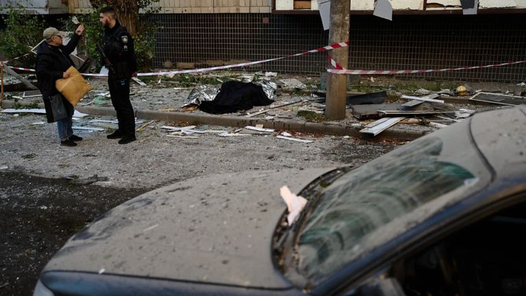 Στους 15 οι νεκροί από ρωσικά πλήγματα στο Κίεβο