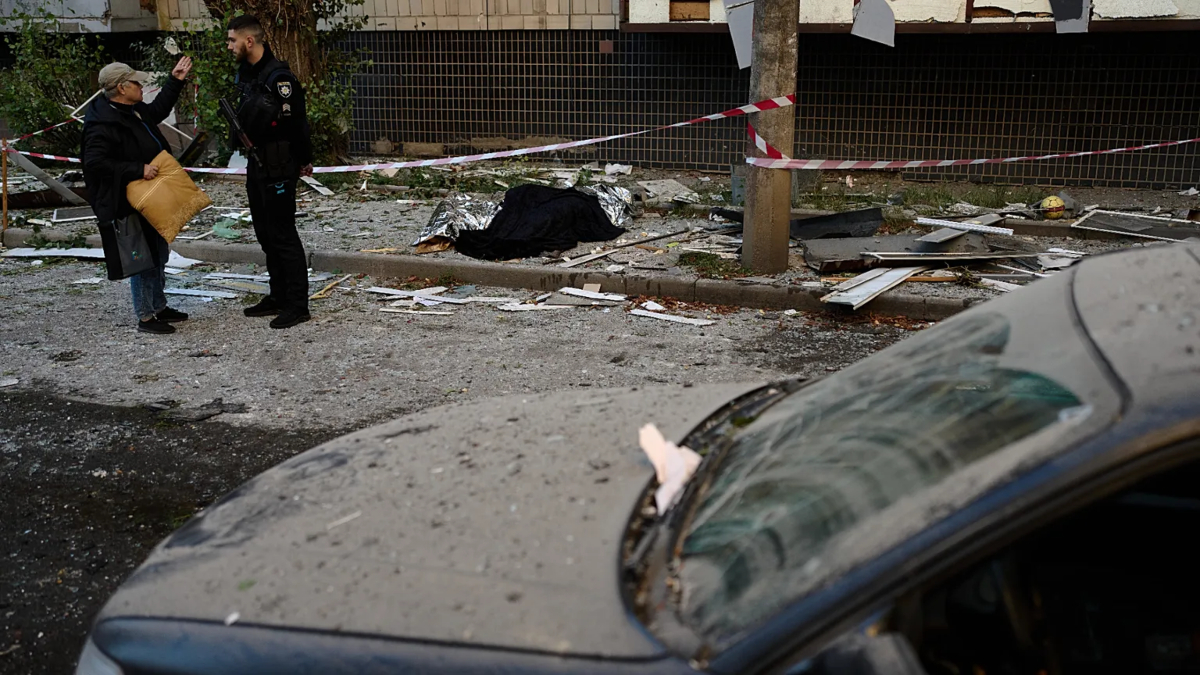 Στους 15 οι νεκροί από ρωσικά πλήγματα στο Κίεβο