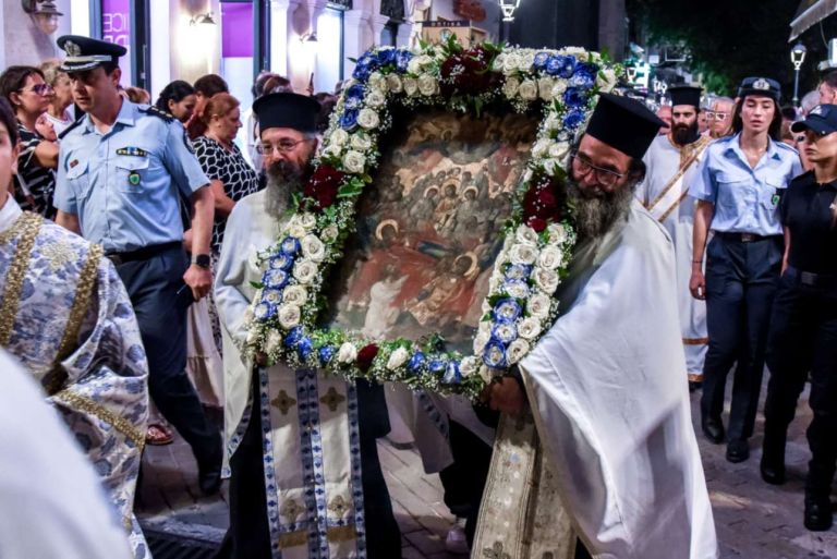 Δεκαπενταύγουστος: Από την Τήνο και την Παναγία Σουμελά στα ξωκλήσια–Τα έθιμα και τα προσκυνήματα στην Ελλάδα
