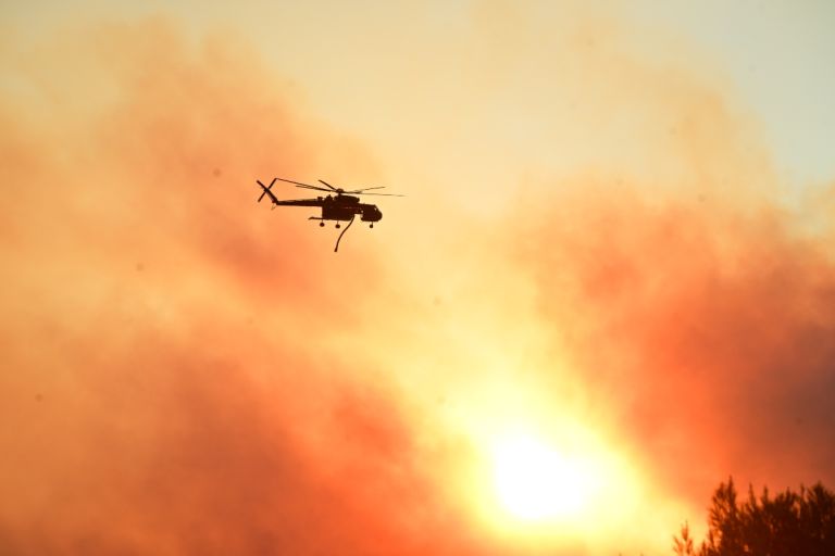 Φωτιά στο Πόρτο Γερμενό: Νύχτα αγωνίας, εκκενώθηκε η Ψάθα – Ζημιές σε σπίτια