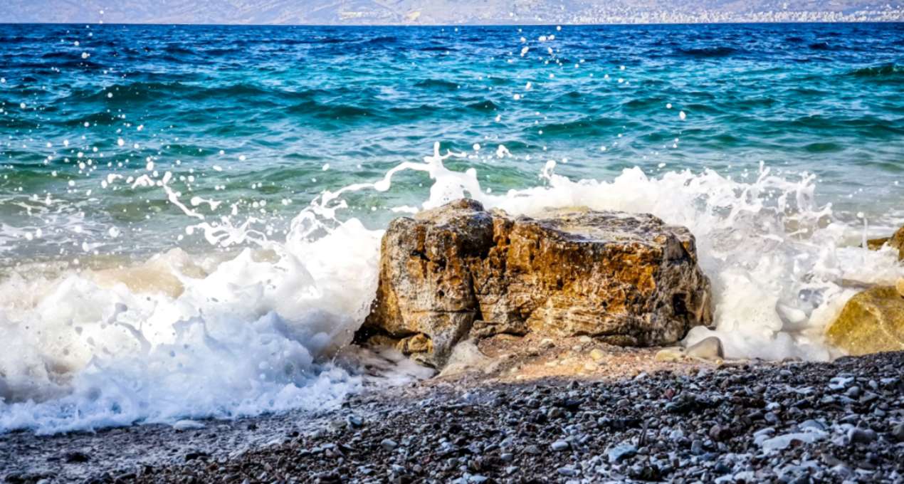 Αλλαγή σκηνικού στον καιρό [13/8/26]: Θυελλώδεις άνεμοι και αισθητή πτώση της θερμοκρασίας
