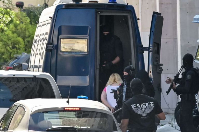 Marfin – Δικηγόρος της 46χρονης: “Άδικη προφυλάκιση, καταστρέφει μια αθώα – Δεν υπάρχει καμία ταυτοποίηση”