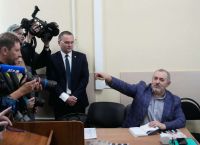 «Από τη Μόσχα στο Παρίσι» – Η έξοδος Ναντιέζντιν αποτυπώνει το νέο δόγμα Πούτιν απέναντι στην αντιπολίτευση