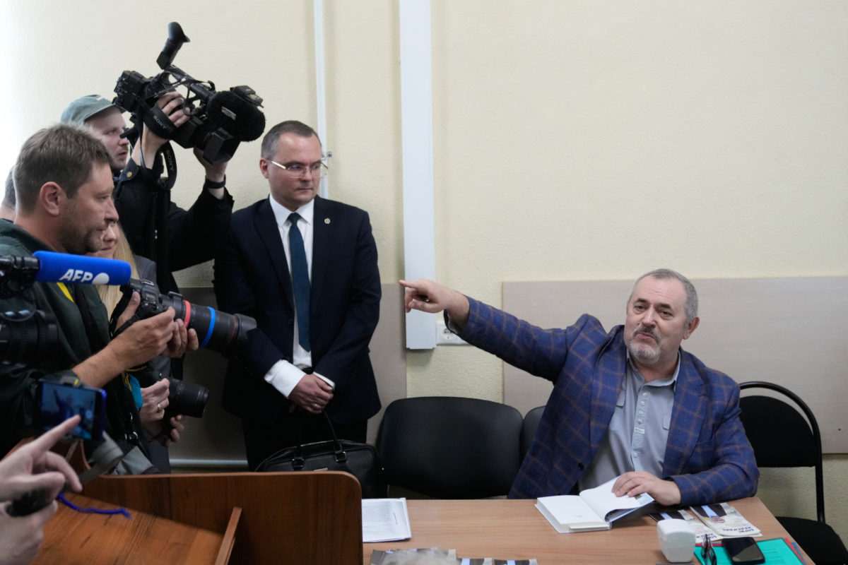 «Από τη Μόσχα στο Παρίσι» – Η έξοδος Ναντιέζντιν αποτυπώνει το νέο δόγμα Πούτιν απέναντι στην αντιπολίτευση
