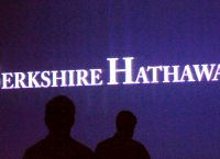 Berkshire Hathaway: Buyback 4,5 δισ. δολαρίων – Ο Έιμπελ βάζει μπροστά τα 365,5 δισ. του «ταμείου»
