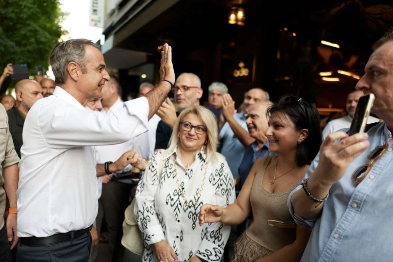 Ο Μητσοτάκης ανεβάζει τον πήχη: Κατώτατος πάνω από €950 πριν τις κάλπες – Το στοίχημα της ΔΕΘ