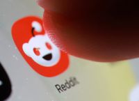 Γιατί το ChatGPT «έσβησε» το Reddit από τις πηγές του