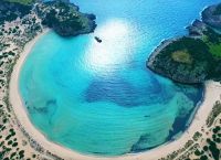 The Times: Αυτές είναι οι 36 καλύτερες παραλίες της Ελλάδας – Από το Σαρακήνικο μέχρι τη Βοϊδοκοιλιά