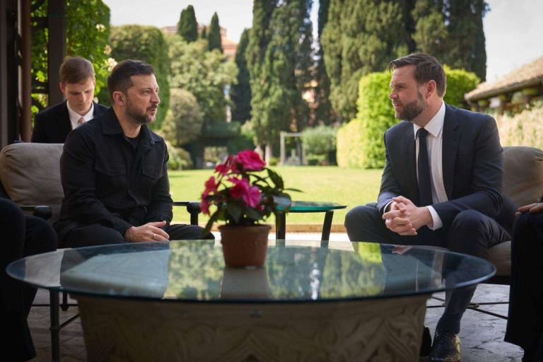 Η Ουάσιγκτον βάζει κόκκινη γραμμή στον ενεργειακό πόλεμο:Ο Βανς σταματά ουκρανικά πλήγματα στο Καζακστάν