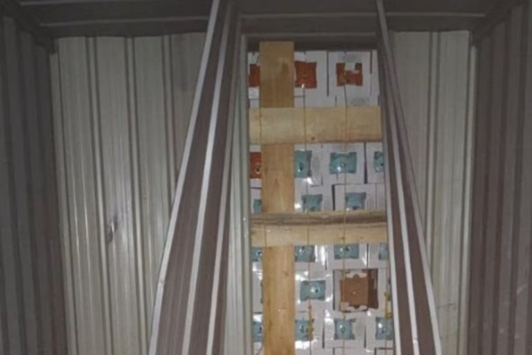 ΑΑΔΕ: Μπλόκο σε 1.296 φιάλες παράνομου φρέον σε Κήπους και Δοϊράνη