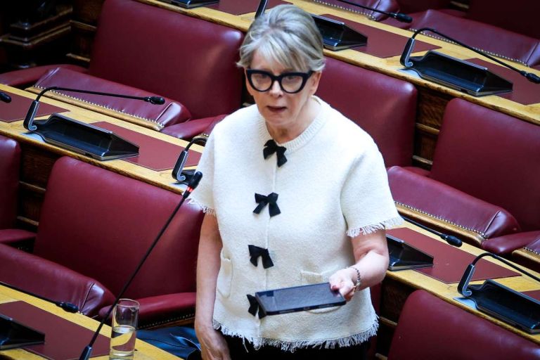 Ακρίτα: «Γιατί η Προεδρία της Δημοκρατίας είναι εκτός Διαύγειας;» – Ο ΣΥΡΙΖΑ ανοίγει θέμα διαφάνειας
