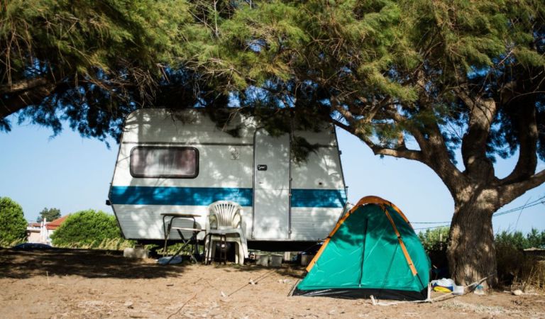 Χαλκιδική: Τα κάμπινγκ γεμίζουν από Έλληνες λόγω κόστους