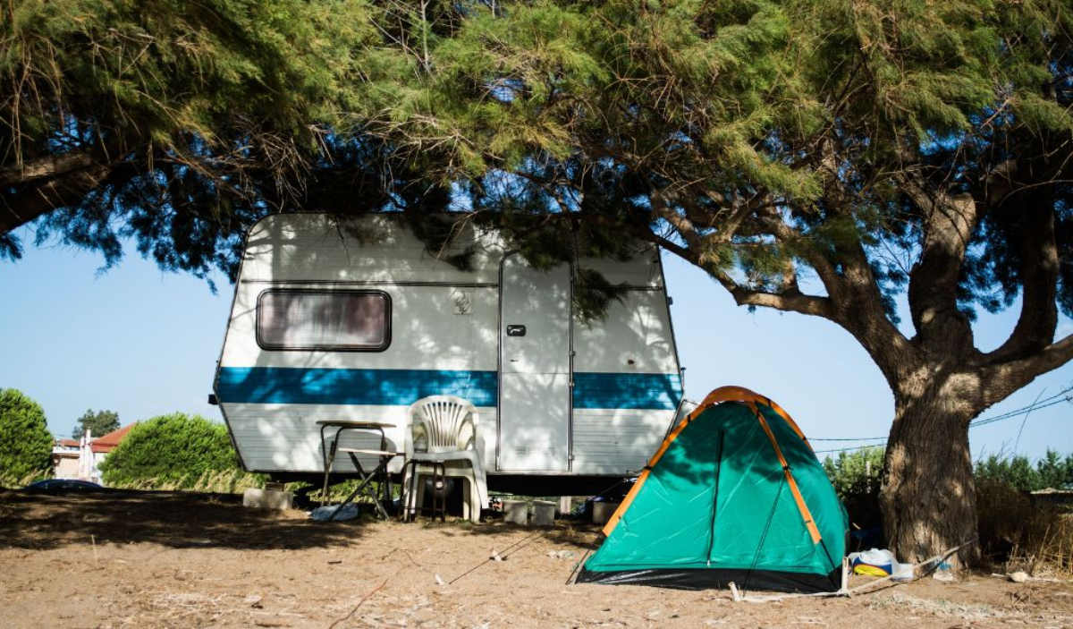 Χαλκιδική: Τα κάμπινγκ γεμίζουν από Έλληνες λόγω κόστους